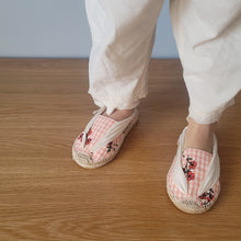 Load image into Gallery viewer, Plum shoes