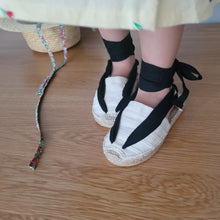 Load image into Gallery viewer, Plum shoes