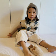Load image into Gallery viewer, Byeats Knit Vest