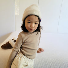 Load image into Gallery viewer, Bong Turtleneck Top