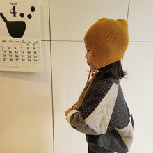 Load image into Gallery viewer, Lao Knit Bonnet