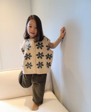 Load image into Gallery viewer, Peanut Corduroy Cargo Pants