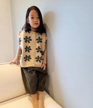 Load image into Gallery viewer, Byeats Knit Vest