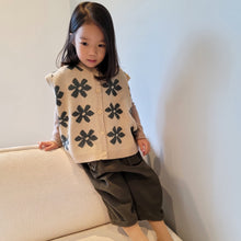 Load image into Gallery viewer, Peanut Corduroy Cargo Pants