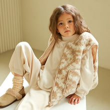 Load image into Gallery viewer, Chet Dumble Vest