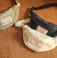 Load image into Gallery viewer, Karit Dumble Hip Sack