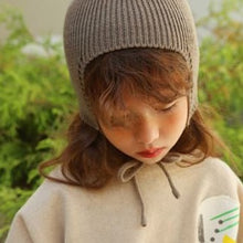 Load image into Gallery viewer, Lao Knit Bonnet