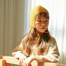 Load image into Gallery viewer, Lao Knit Bonnet