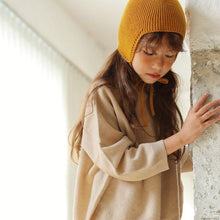 Load image into Gallery viewer, Lao Knit Bonnet