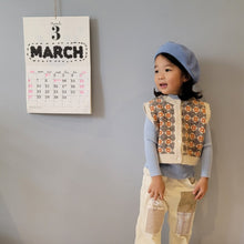 Load image into Gallery viewer, Marron Knit Vest
